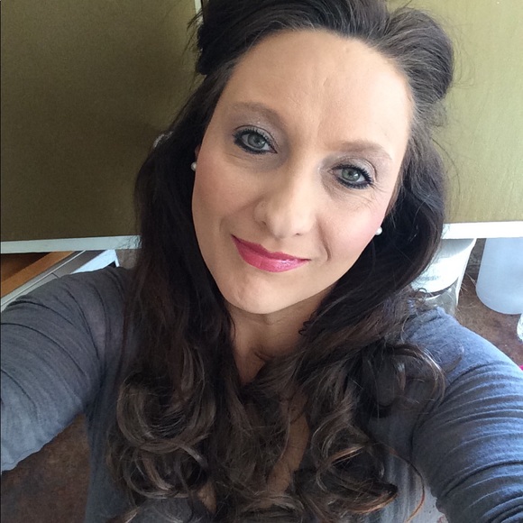 Meet your Posher, Jami - Picture 1 of 1